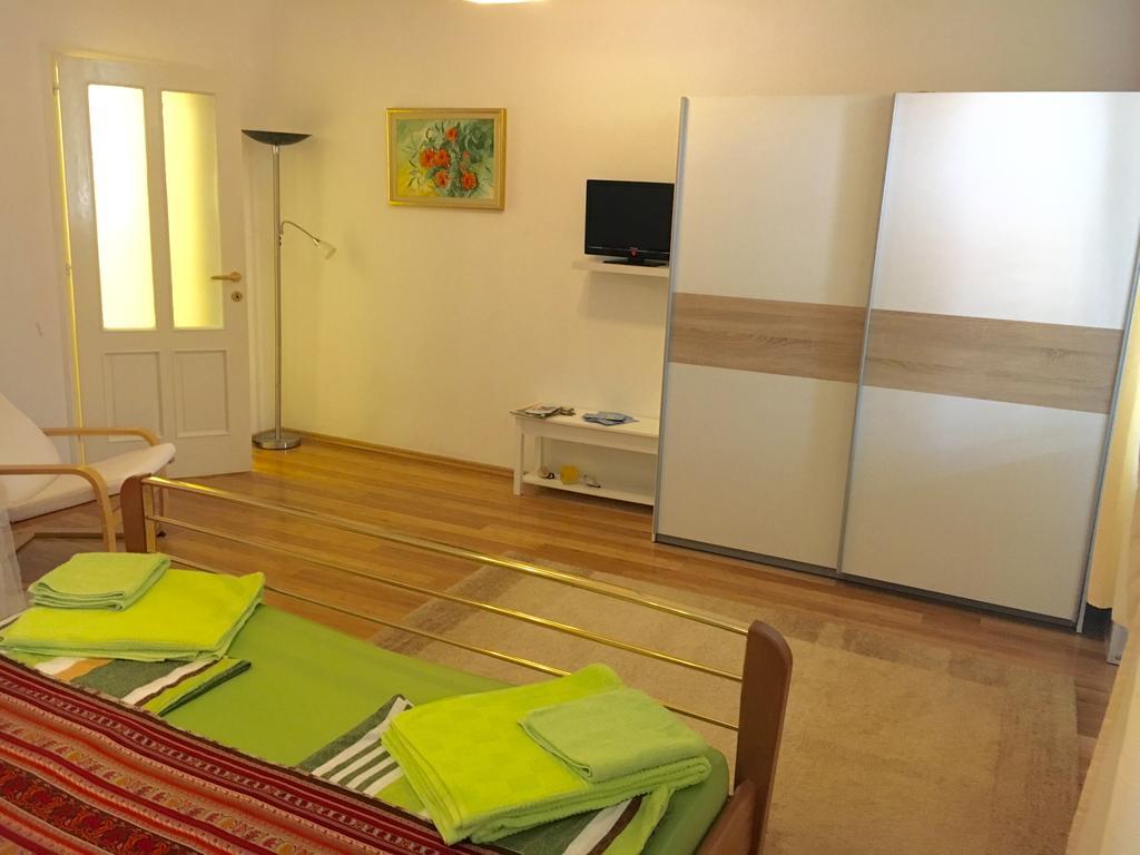 Ana Apartment Pula Exteriör bild