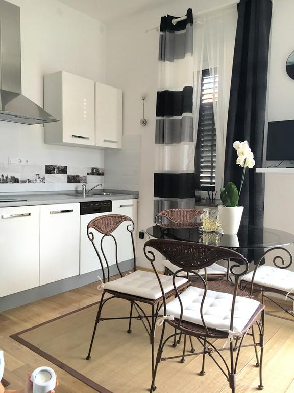 Ana Apartment Pula Exteriör bild