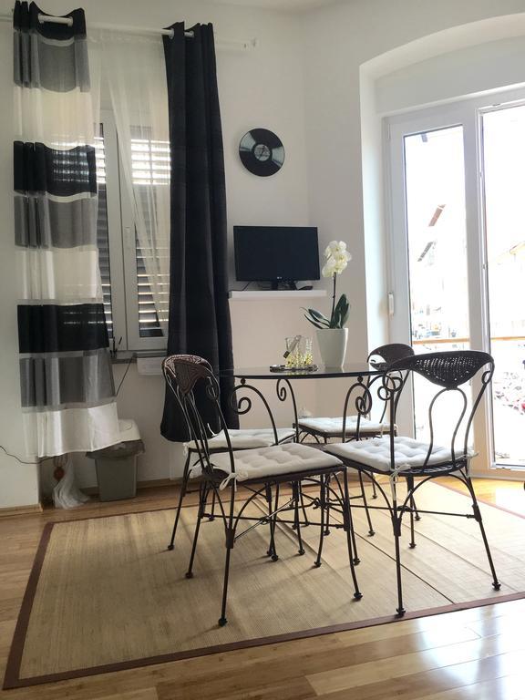 Ana Apartment Pula Exteriör bild